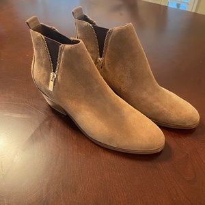 Ivanka Trump brown ankle boots never worn